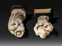 Two ivory sculptures of the madonna and child, french, 19thc, total h 23 cm - ivory h 19 cm - total weight 300g / total h 18 cm - ivory h 14 cm - total weight 204g (+) - afbeelding 7 van  7