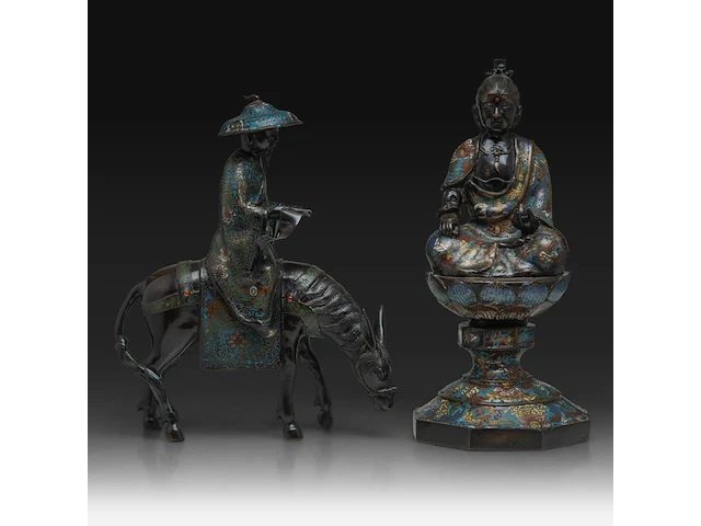 Two japanese champlevé enameled bronzes, one of kannon, the other an immortal, meiji period (1868-1912), h 45 cm / h 42 cm - afbeelding 1 van  8