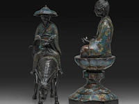 Two japanese champlevé enameled bronzes, one of kannon, the other an immortal, meiji period (1868-1912), h 45 cm / h 42 cm - afbeelding 3 van  8