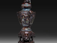 Two japanese champlevé enamelled bronzes, one depicting kannon, the other an immortal; added a ditto large vase decorated with elephants and shishi, meiji period (1868-1912), h 37 cm (both figures) / h 93 cm (vase) - afbeelding 3 van  15