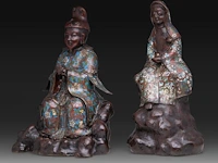 Two japanese champlevé enamelled bronzes, one depicting kannon, the other an immortal; added a ditto large vase decorated with elephants and shishi, meiji period (1868-1912), h 37 cm (both figures) / h 93 cm (vase) - afbeelding 9 van  15