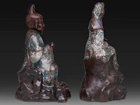 Two japanese champlevé enamelled bronzes, one depicting kannon, the other an immortal; added a ditto large vase decorated with elephants and shishi, meiji period (1868-1912), h 37 cm (both figures) / h 93 cm (vase) - afbeelding 12 van  15