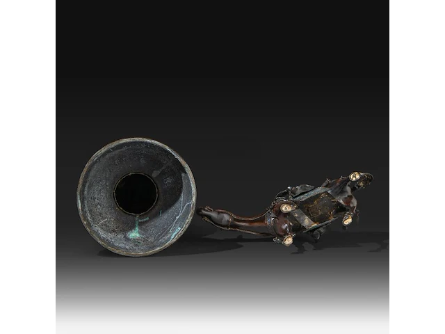 Two japanese cloisonné enameled bronzes, one depicting buddha, the other an immortal, meiji period (1868-1912), h 36 cm - h 46 cm - afbeelding 8 van  8