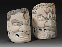 Two japanese ivory masks with shibayama inlay, meiji/taisho period (early 20thc), h 9 cm - 48g / h 8 cm - 39g (+) - afbeelding 4 van  4