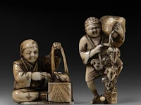 Two japanese ivory netsuke, one of an immortal and one of a man with a basket, edo period (19thc), h 3 cm - w 3,2 cm - d 2,5 cm - 20g / h 3,6 cm - w 3,9 cm - d 3,3 cm - 30g ; added two marine ivory netsuke, meiji period - afbeelding 15 van  22
