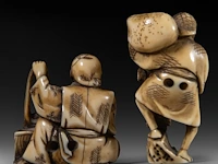 Two japanese ivory netsuke, one of an immortal and one of a man with a basket, edo period (19thc), h 3 cm - w 3,2 cm - d 2,5 cm - 20g / h 3,6 cm - w 3,9 cm - d 3,3 cm - 30g ; added two marine ivory netsuke, meiji period - afbeelding 18 van  22