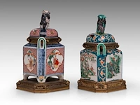 Two japanese porcelain koros (censers), one imari and one ko-kutani style, meiji period (1868-1912), h 17 cm - h 18 cm - afbeelding 2 van  7