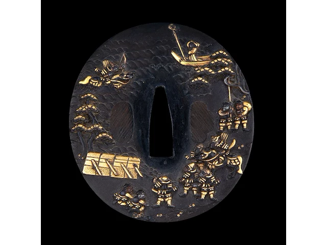 Two japanese tsuba sword guards, richly gilt with samurai narrative battle scenes, one inscribed, late edo/meiji, 7,2 x 7,7 cm / 6,2 x 6,5 cm - afbeelding 4 van  7