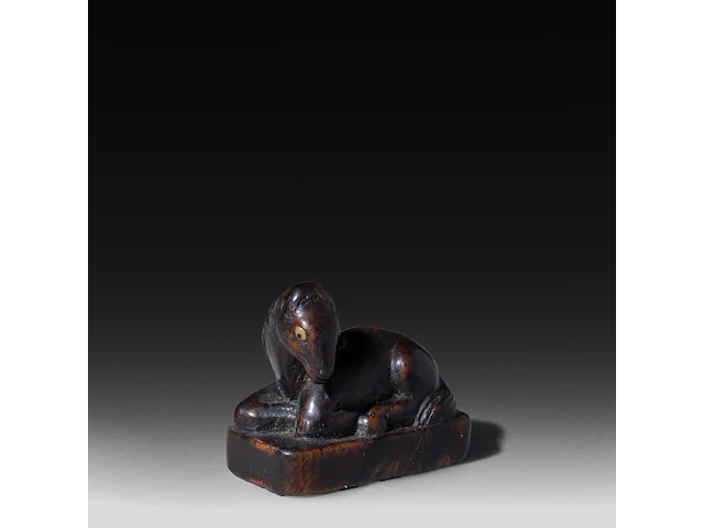 Two japanese wood netsuke of animals of the zodiac, edo period (17th-18thc), w 4,3 cm - h 3,7 cm / w 5,5 cm - afbeelding 2 van  6