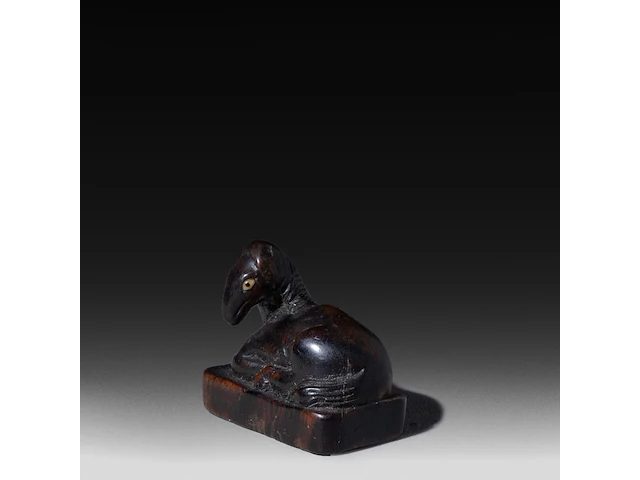 Two japanese wood netsuke of animals of the zodiac, edo period (17th-18thc), w 4,3 cm - h 3,7 cm / w 5,5 cm - afbeelding 4 van  6