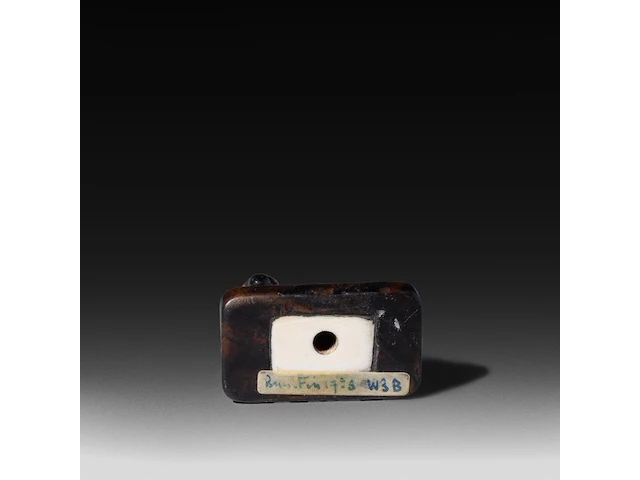 Two japanese wood netsuke of animals of the zodiac, edo period (17th-18thc), w 4,3 cm - h 3,7 cm / w 5,5 cm - afbeelding 6 van  6