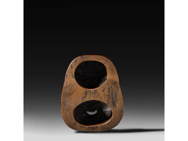 Two japanese wood netsuke of masks, edo period (19thc), both h 5 cm - afbeelding 7 van  10