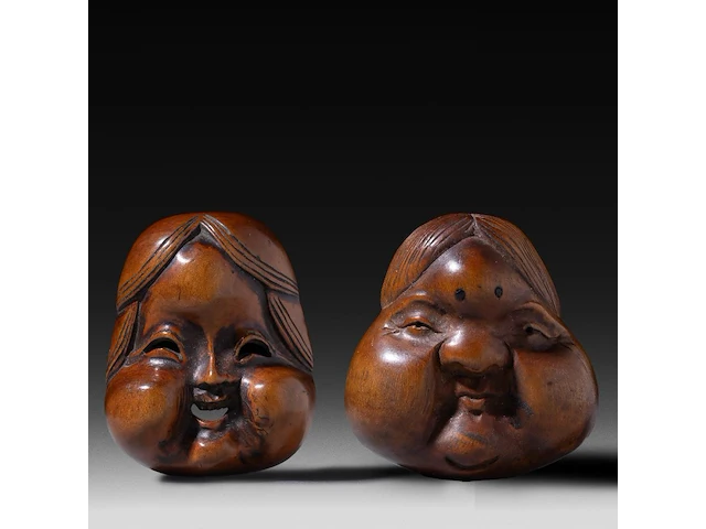 Two japanese wood netsuke of masks, edo period (19thc), both h 5 cm - afbeelding 1 van  6