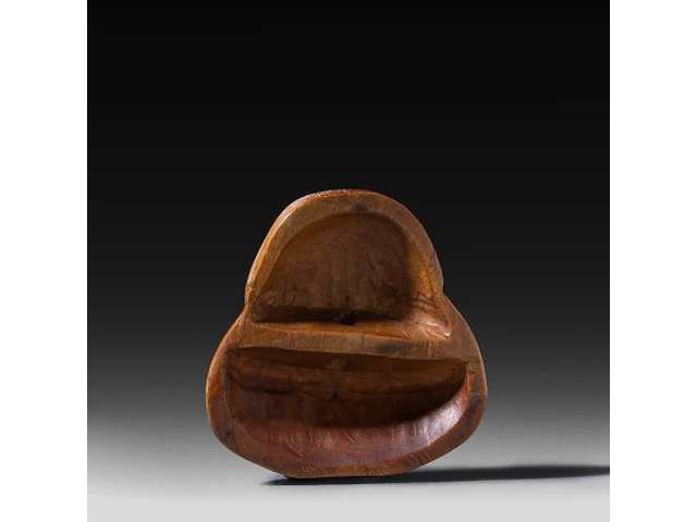 Two japanese wood netsuke of masks, edo period (19thc), both h 5 cm - afbeelding 4 van  6