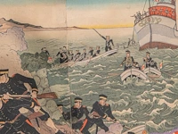 Two japanese woodblock triptychs with scenes from the sino-japanese war, meiji period (1868-1912), framed 97x66 cm / 93x63 cm - afbeelding 3 van  13