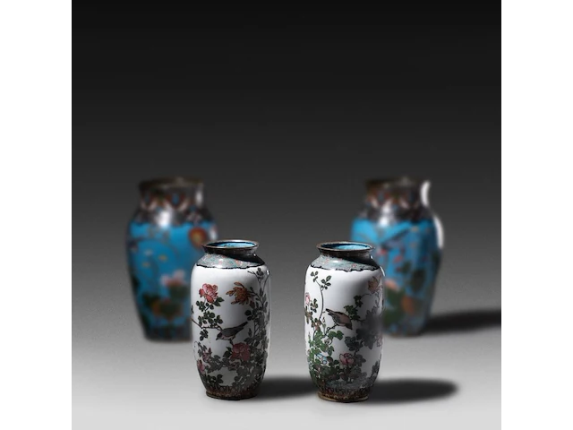 Two pairs of japanese cloisonné enameled vases, 19th/20thc, tallest h 25,5 cm - afbeelding 1 van  10