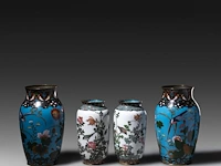 Two pairs of japanese cloisonné enameled vases, 19th/20thc, tallest h 25,5 cm - afbeelding 3 van  10