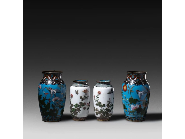 Two pairs of japanese cloisonné enameled vases, 19th/20thc, tallest h 25,5 cm - afbeelding 4 van  10