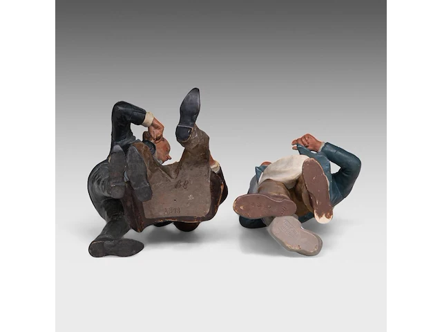 Two polychrome terracotta figures of a barber and a baker, attrib. to bernhardt bloch (1836-1909) the baker: 29 cm. (11.41 in.), the barber: 26 cm. (10.24 in.) - afbeelding 7 van  9