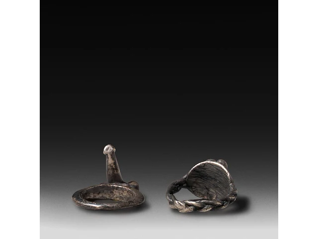 Two rare roman silver fascinum phallic rings, total weight: ca. 25 g - afbeelding 2 van  6