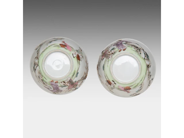 Two sets of fine chinese famille rose 'figures in a garden' cups and saucers, 18thc - afbeelding 2 van  10