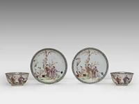 Two sets of fine chinese famille rose 'figures in a garden' cups and saucers, 18thc - afbeelding 3 van  10