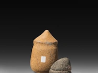 Two taino phallic fertility symbols in volcanic stone, h 7 - 17 cm - afbeelding 2 van  4
