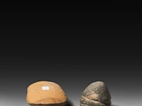 Two taino phallic fertility symbols in volcanic stone, h 7 - 17 cm - afbeelding 3 van  4