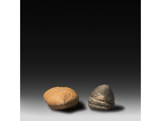 Two taino phallic fertility symbols in volcanic stone, h 7 - 17 cm - afbeelding 4 van  4