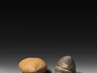 Two taino phallic fertility symbols in volcanic stone, h 7 - 17 cm - afbeelding 4 van  4