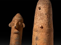 Two terracotta phallus fertility figures, bura culture, burkina faso or niger, h 31 - 42 cm - afbeelding 4 van  4