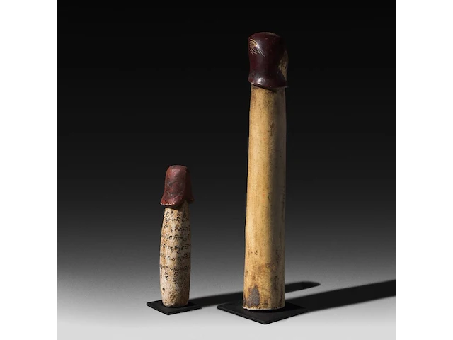 Two thai palad khik sculptures, polychrome carved wood, h 21 - 41 cm - afbeelding 1 van  4