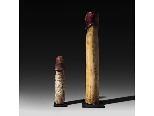 Two thai palad khik sculptures, polychrome carved wood, h 21 - 41 cm - afbeelding 2 van  4