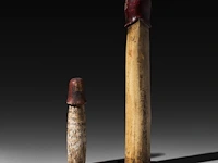 Two thai palad khik sculptures, polychrome carved wood, h 21 - 41 cm - afbeelding 2 van  4