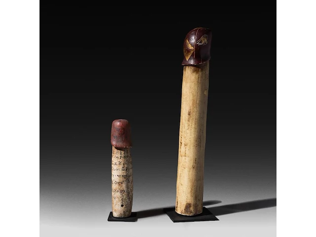 Two thai palad khik sculptures, polychrome carved wood, h 21 - 41 cm - afbeelding 3 van  4