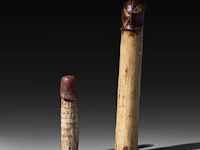 Two thai palad khik sculptures, polychrome carved wood, h 21 - 41 cm - afbeelding 3 van  4