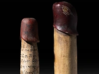 Two thai palad khik sculptures, polychrome carved wood, h 21 - 41 cm - afbeelding 4 van  4
