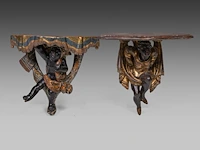 Two venetian-type polychrome and gilt wooden blackamore wall brackets, 19thc 37 cm. (14.57 in.), frame: 39 cm. (15.34 in.)