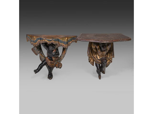 Two venetian-type polychrome and gilt wooden blackamore wall brackets, 19thc 37 cm. (14.57 in.), frame: 39 cm. (15.34 in.) - afbeelding 2 van  7