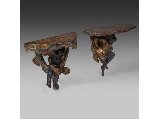 Two venetian-type polychrome and gilt wooden blackamore wall brackets, 19thc 37 cm. (14.57 in.), frame: 39 cm. (15.34 in.) - afbeelding 3 van  7