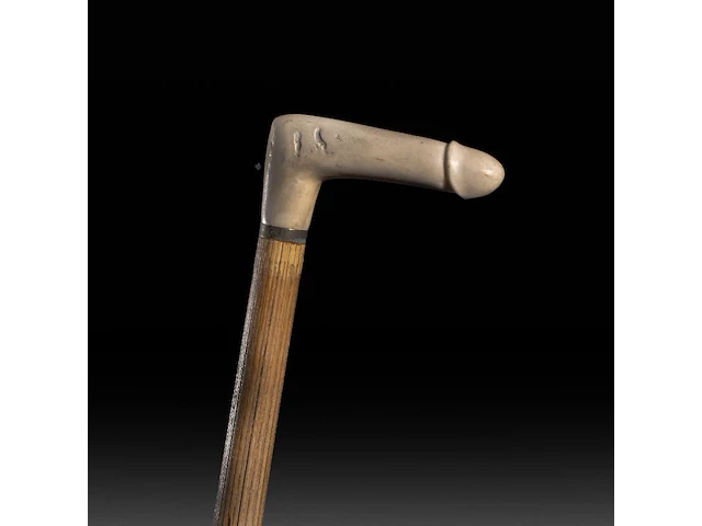 Two walking sticks with carved bone phallic endings, late 19thc - afbeelding 2 van  8