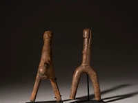 Two wooden biiga mossi phallic catapults, burkina faso, h 18 - 20 cm - afbeelding 2 van  5