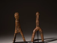Two wooden biiga mossi phallic catapults, burkina faso, h 18 - 20 cm - afbeelding 4 van  5