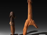 Two wooden phallus fertility dolls, legba culture, west africa, h 26 - 38 cm - afbeelding 3 van  3
