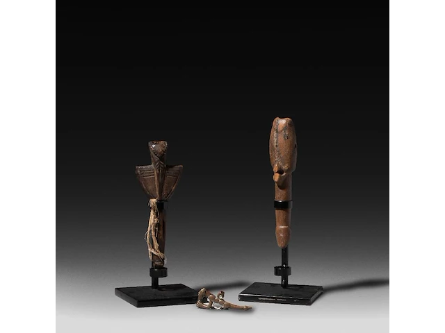 Two wooden tribal whistles with phallus symbols, lobi people, burkina faso 18 cm. (7.08 in.) - afbeelding 1 van  5