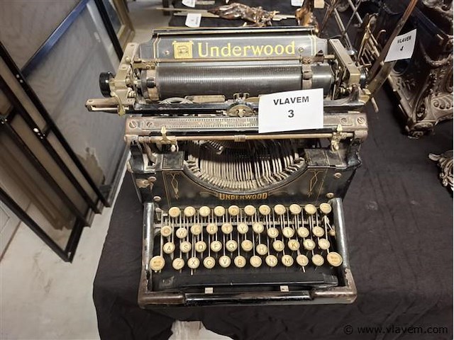 Typemachine - afbeelding 1 van  3