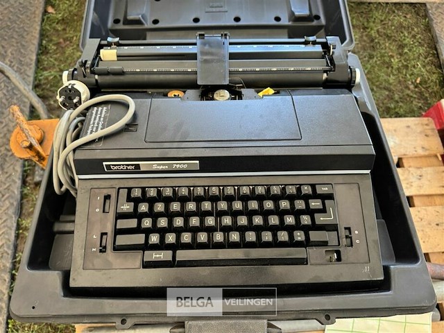 Typemachine - afbeelding 1 van  5