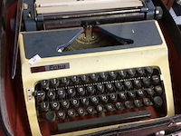 Typmachine erika in box - afbeelding 1 van  3