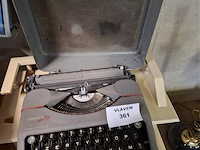 Typmachine - afbeelding 1 van  1