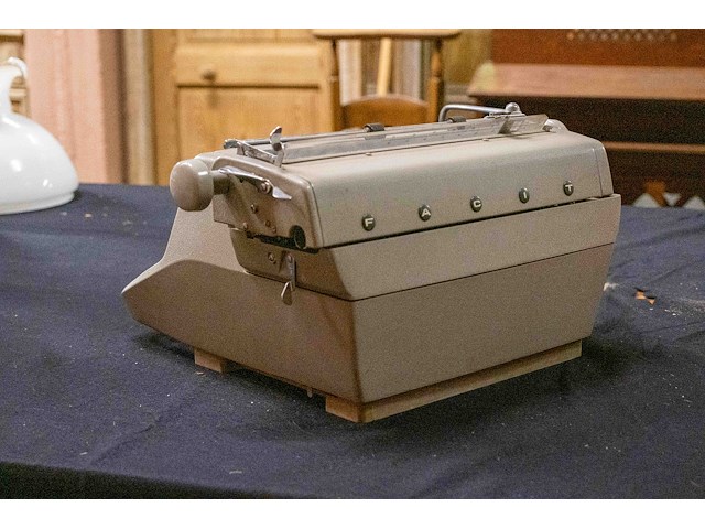 Typmachine - afbeelding 2 van  2